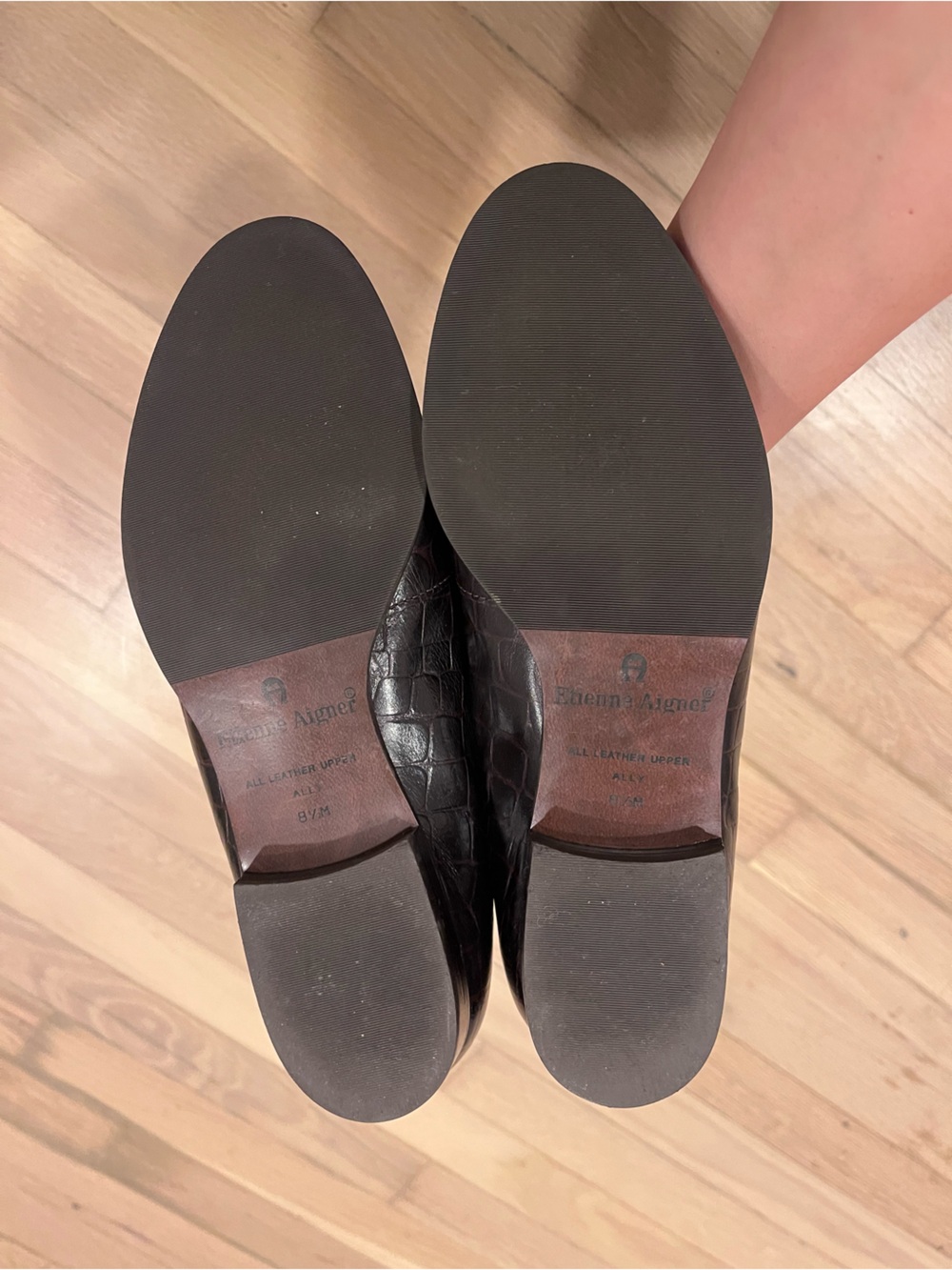 Etienne Aigner Women's Dark Brown Croc-Embossed Tassel Loafers Size 8.5 - Picture 3 of 4